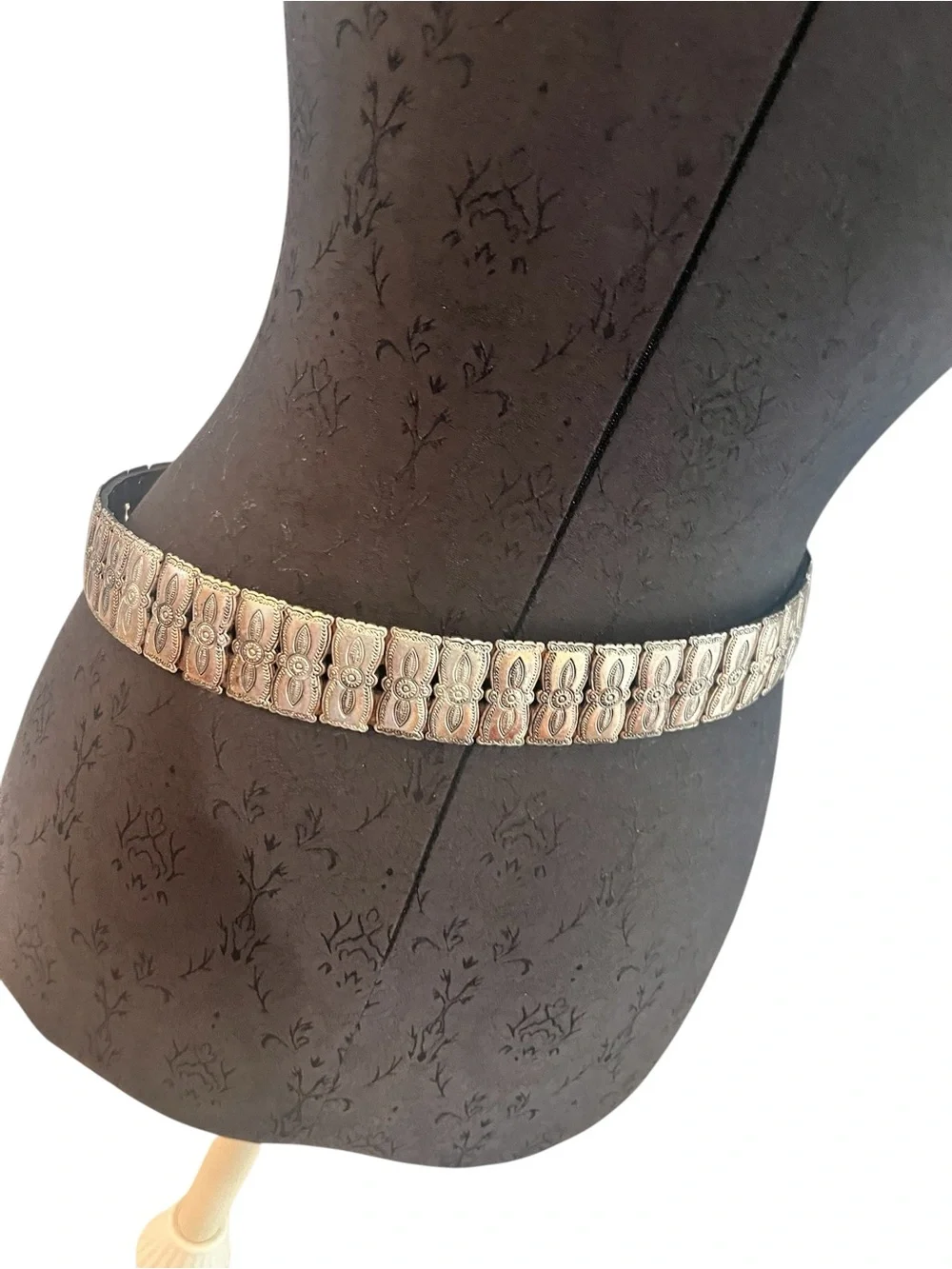 Vintage Full Grain Leather Tooled Conch Silver Toned Belt 32” Western Boho
